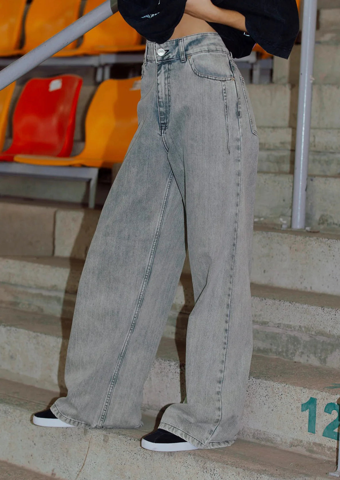 JEAN Nº 1 - THE OVERSIZE GREY