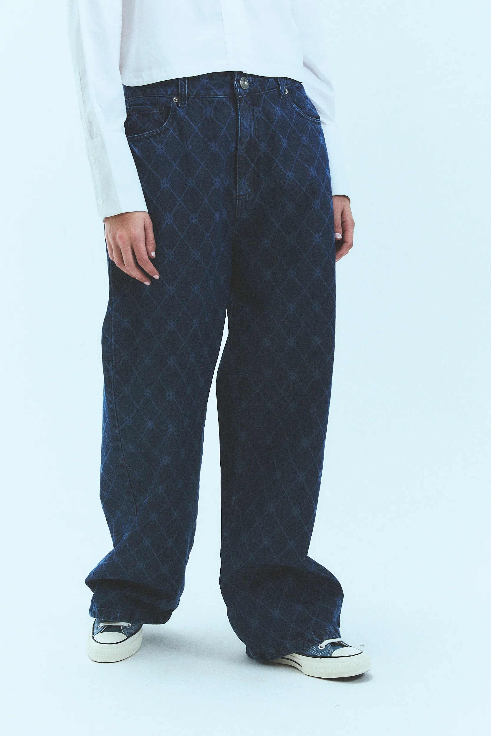 JEAN Nº 8 - THE OVERSIZE MONOGRAM I