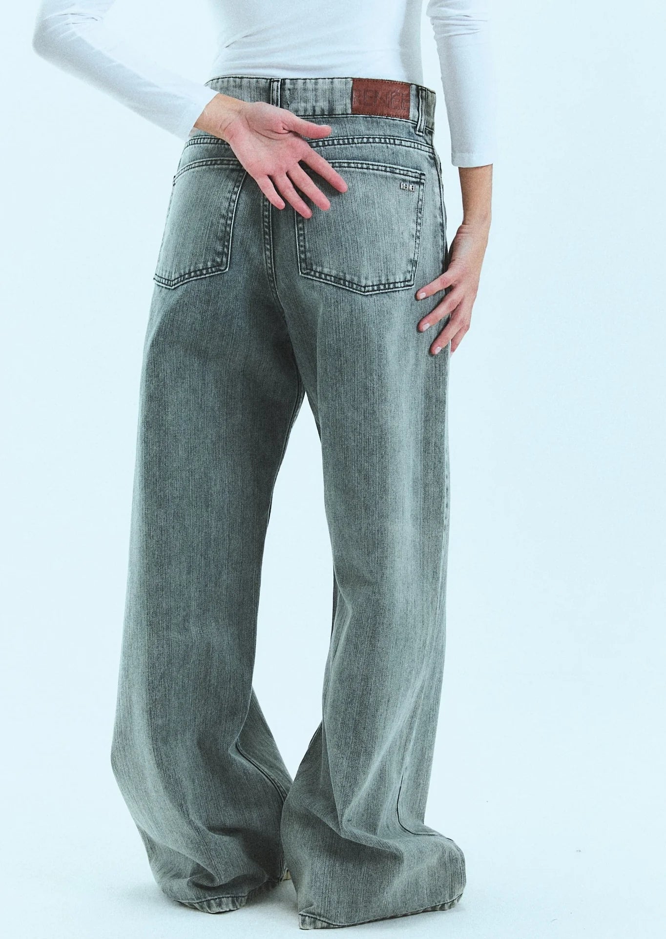 JEAN Nº 1 - THE OVERSIZE GREY