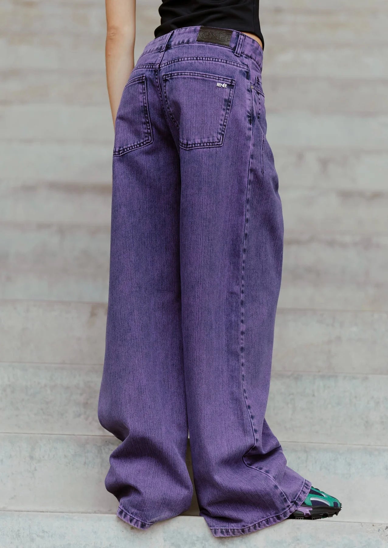JEAN N°1 - THE OVERSIZED VIOLET