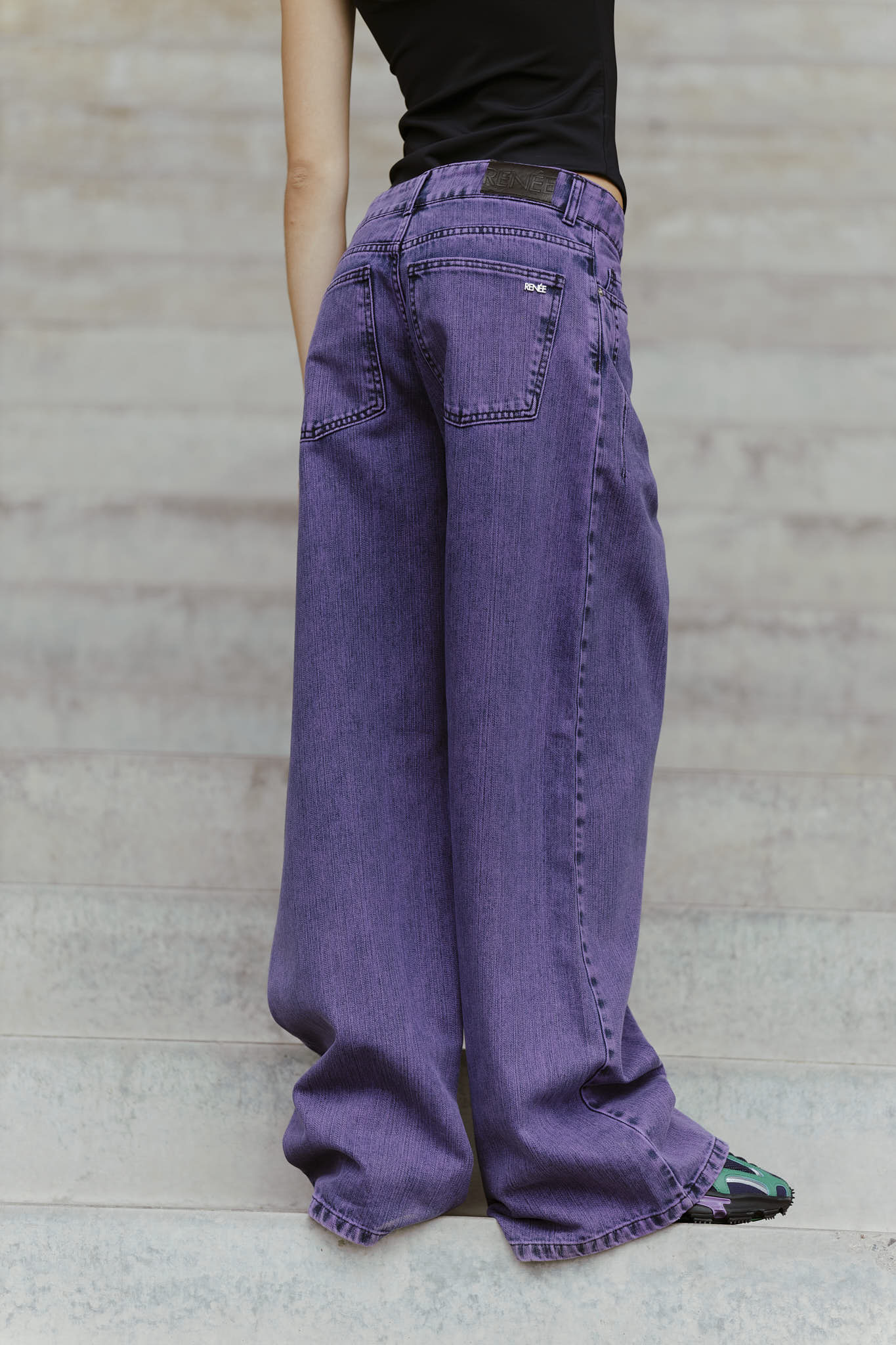 JEAN N°1 - THE OVERSIZED VIOLET