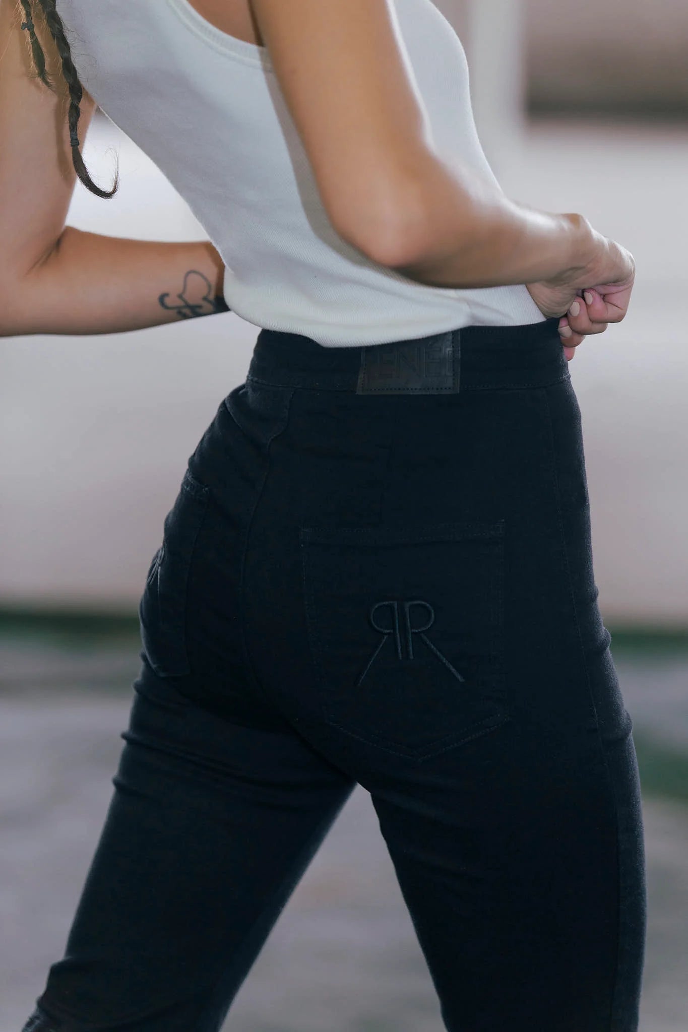 JEAN Nº 11 - THE OXFORD BLACK