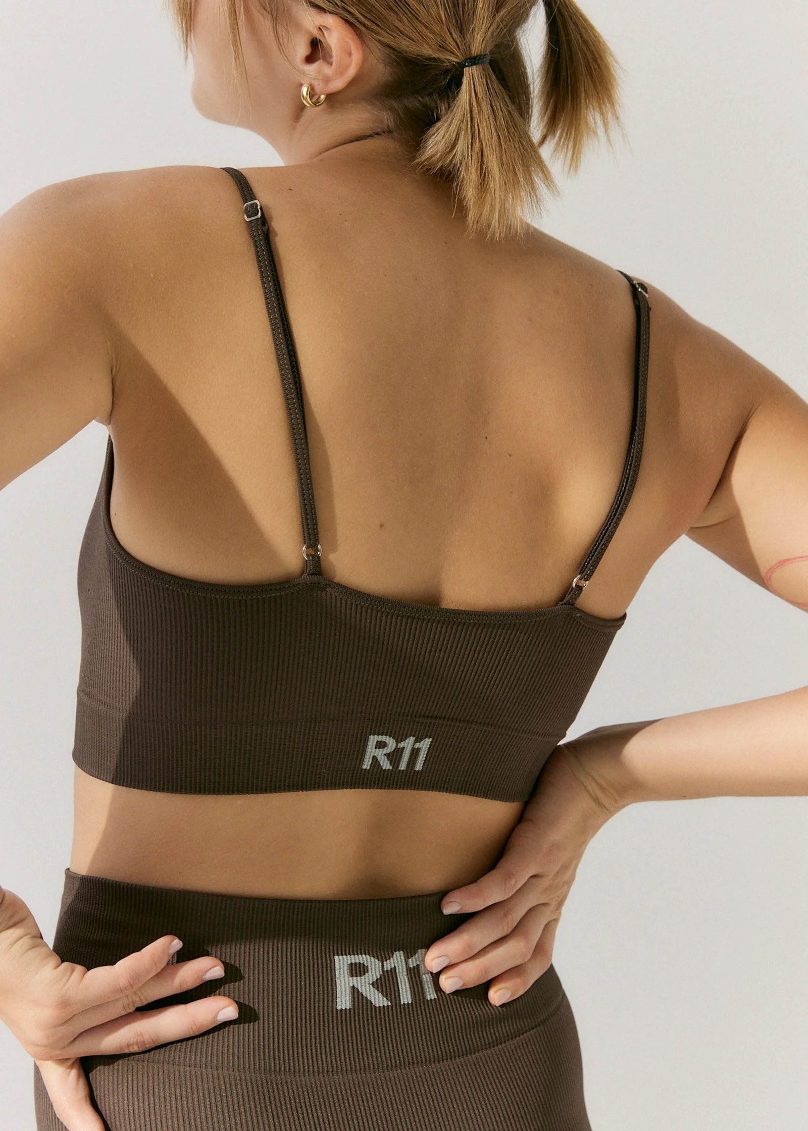 TOP CHAOS DARK BROWN