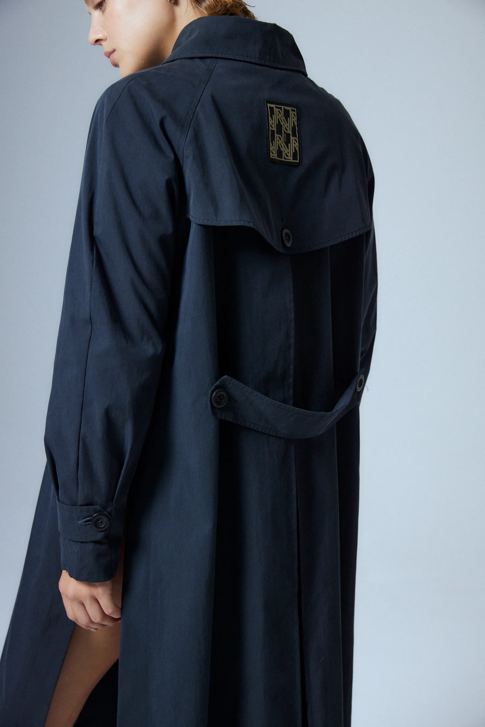 TRENCH OASIS - BLACK